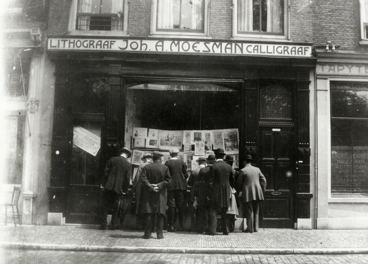 De drukkerij en winkel aan de Neude in 1913. Foto: Joh. A. Moesman