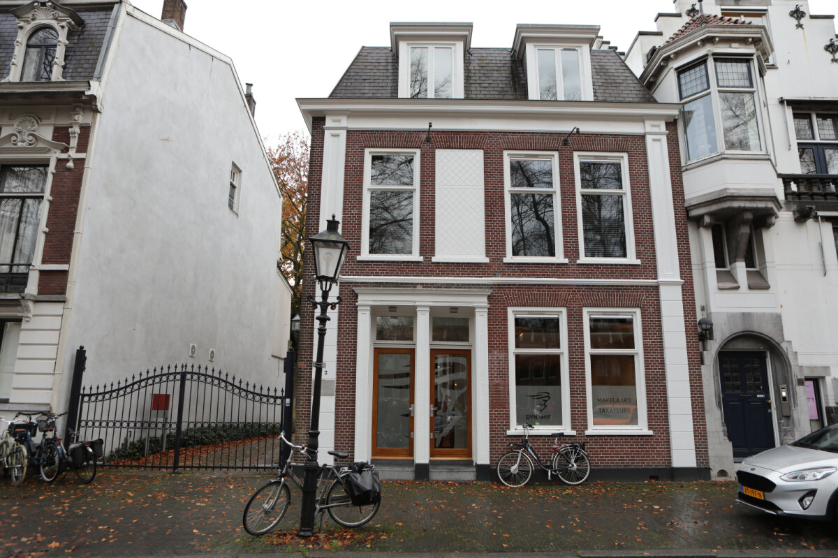 In de bovenwoning van Maliebaan 72 woonde Tellegen. Rechts ernaast zat de Sicherheitspolizei. foto: Ton van den Berg