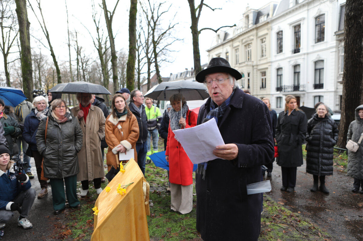 Ad van Liempt tijdens zijn toespraak over Dr. Max. Foto: Ton van den Berg