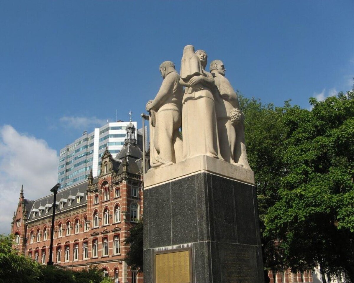 Het monument voor de oorlogsslachtoffers van de NS in het Moreelsepark. Foto: Willem Geijssen