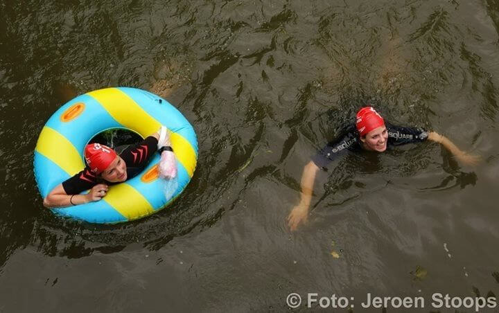 Deelnemers aan de SingelSwim. Foto: Jeroen Stioops